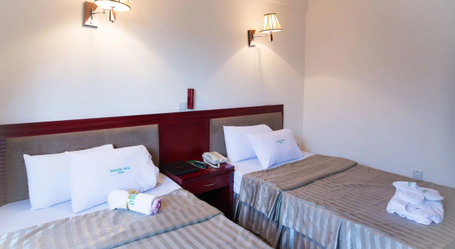 Sunlodge Hotel