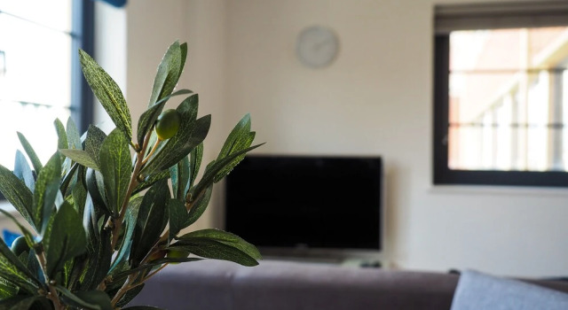 SA Today Apartments Farnborough with Fibre Wi-Fi & Netflix, Забронировать Апартаменты/квартира Отели Суррей с парковкой, Парковка