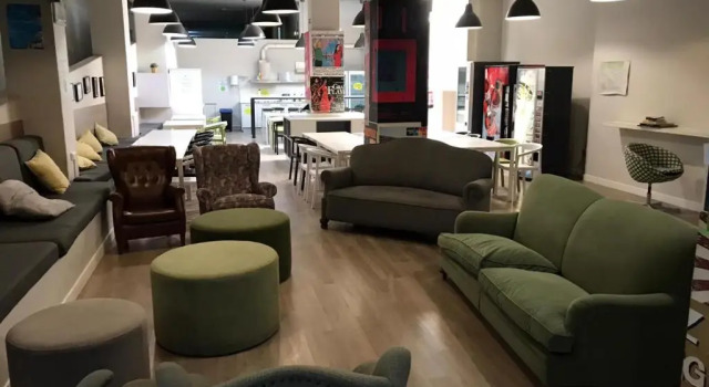 Hola Hostal Eixample - Hostel
