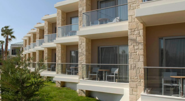 Minos Mare Royal