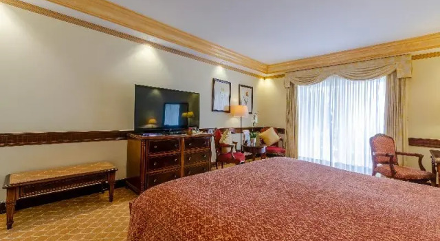 Двухместный номер Standard с балконом и с видом на реку Olissippo Lapa Palace - The Leading Hotels of the World