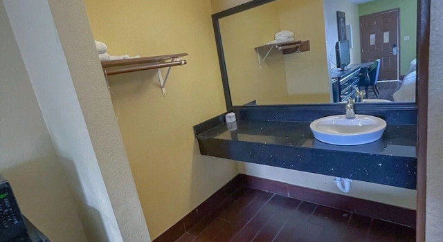 Номер Standard Deluxe Inn & Suites Corpus Christi I 37