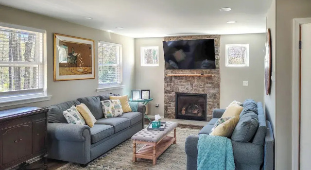 Arrowhead Lake Access & Fire Pit: Serene Cottage, Book Feriehus Sommerhuse i Pennsylvania, Hytte