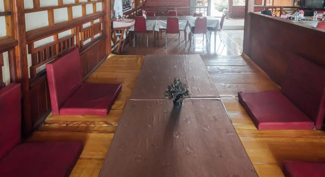 OYO 1300 Crecia Guest House, Rezervovat Penzión Hotely v Maluku s parkováním, Parkování