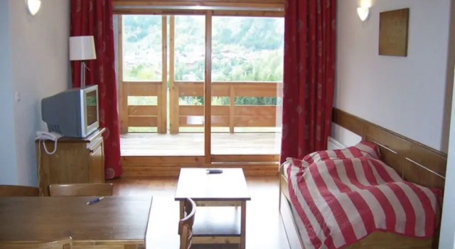 Spacious apartment with a view near the slopes of Valloire