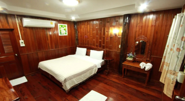 Plaifah Resort Ubon, Varaa Lomakeskus Hotellit North-Eastern Thailand pysäköinnillä, Pysäköinti