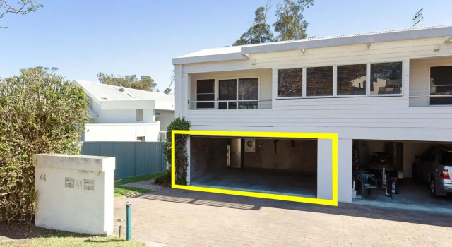 'Corlette Waterfront', 2/44 Danalene Parade - Waterfront Luxury, WIFI, Aircon, Boat Parking, Foglalás Szálloda Corlette Port Stephens