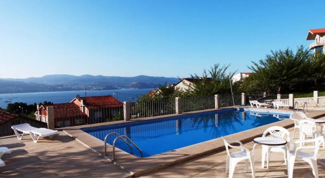 APARTAMENTOS CANADA 2, Prenota Appartamento Hotel a Galizia con piscina, Piscina