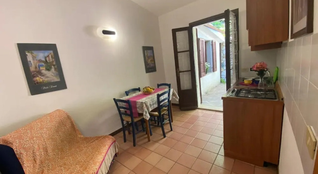 "beautiful Bilo for 2 or 3 pax Closed to the Innamorata Beach", Rezervovat Hotel Hotely v Elba s parkováním, Parkování