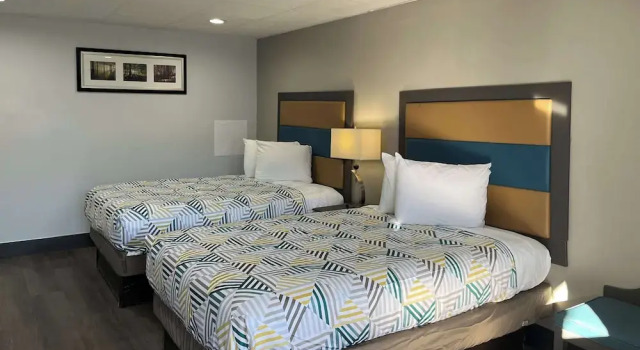 Четырёхместный номер Deluxe Motel 6 Greenville, NC ECU Medical Center