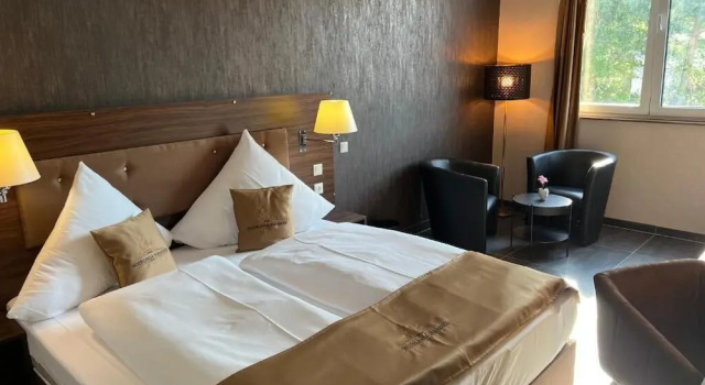 Hotel Pasa Paradies KOSTENLOSE PARKPLÄTZE, Book Hotel Hanau Rhenish Hesse