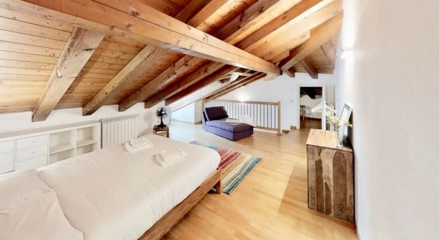 Duplex Attic in the Heart of the Historical Center, Забронировать Отель Триест Венеция-Джулия, рядом с Замок Святого праведника