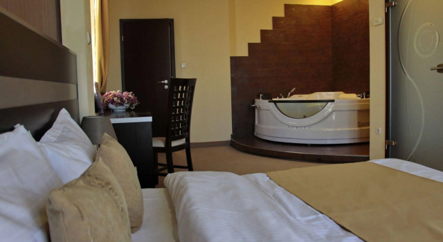 Hotel Angellis, Rezerwuj Hotel Hotele SPA w Timisoara, w pobliżu Millennium Church, SPA