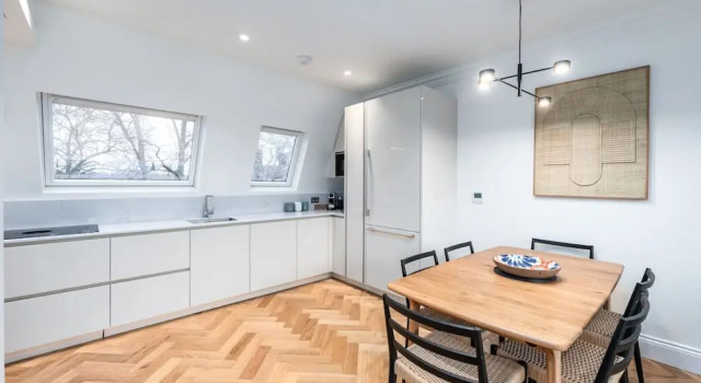 Апартаменты Beautiful Hampstead Home RH9