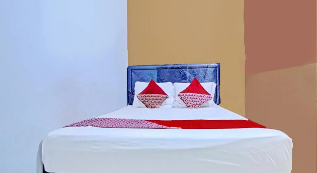 OYO 90476 Iksan Homestay Syariah, Rezerwuj Hotel Prabumulih Sumatra