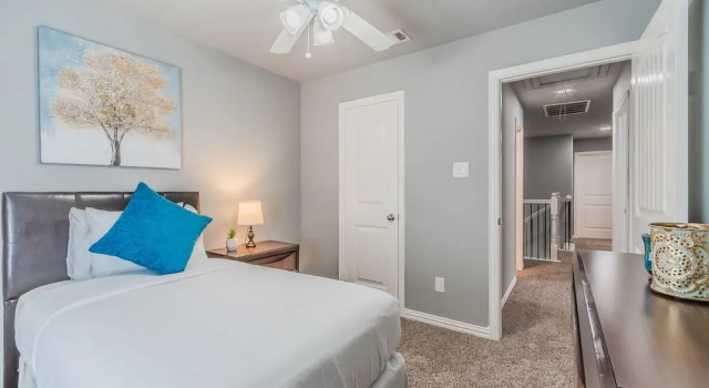 Номер Superior Luxury Townhome Collection GrandPrairie