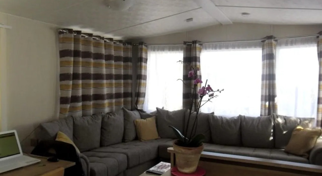 Bungalow With 2 Bedrooms in Fréjus, With Shared Pool and Furnished Terrace - 6 km From the Beach