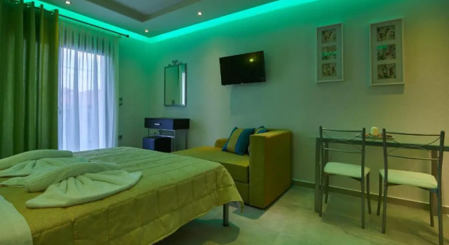 Студия Grey House Apartments
