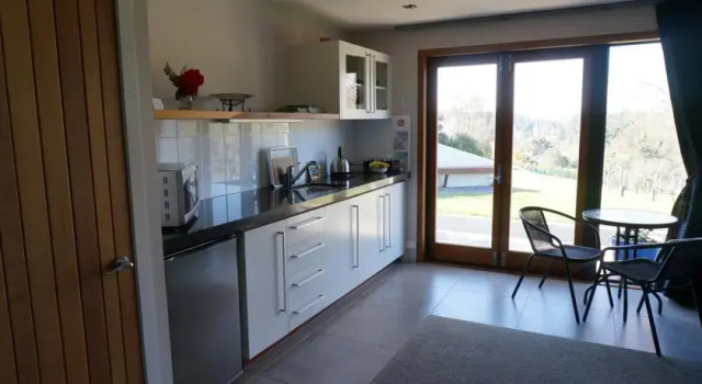Rive Gauche B&B Lodge, Забронировать Отель Таупо Lake Taupo, рядом с Volcanic Activity Centre