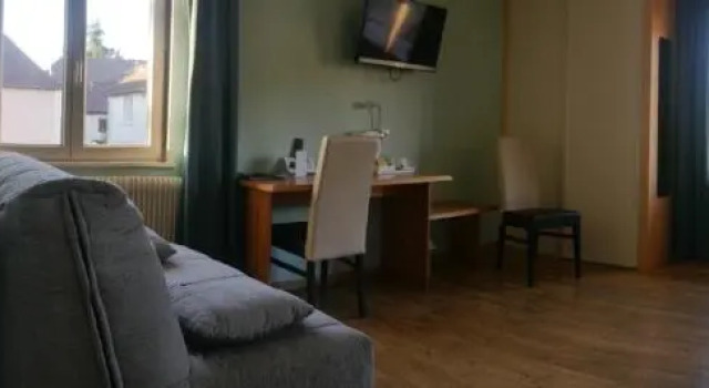 Номер Standard Logis Le Saint Cyr