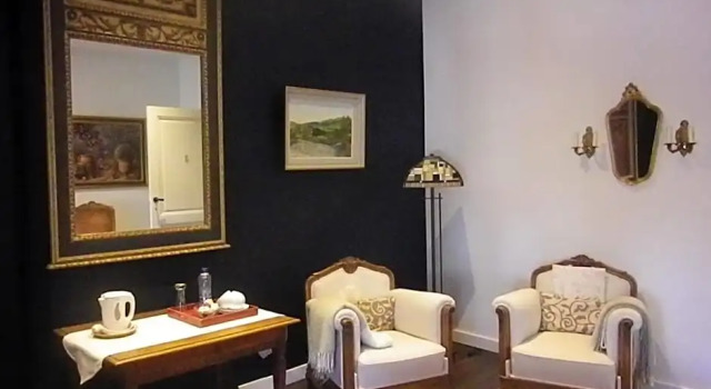 Château de Bonne Espérance, Забронировать Отель Юи 