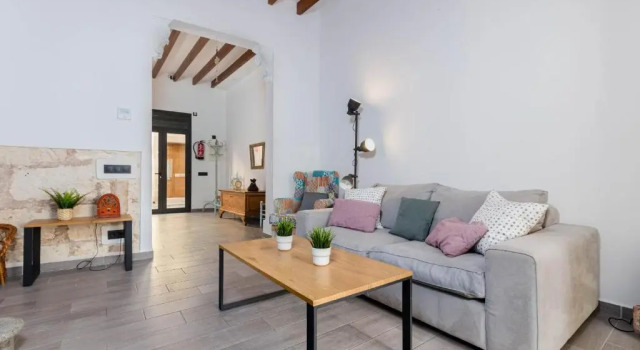 Коттедж YourHouse Can Jordi, air conditioned holiday house with private pool