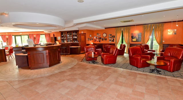 Logis Le Tulipier, Rezerwuj Hotel Hotele w Marne z basenem, Basen