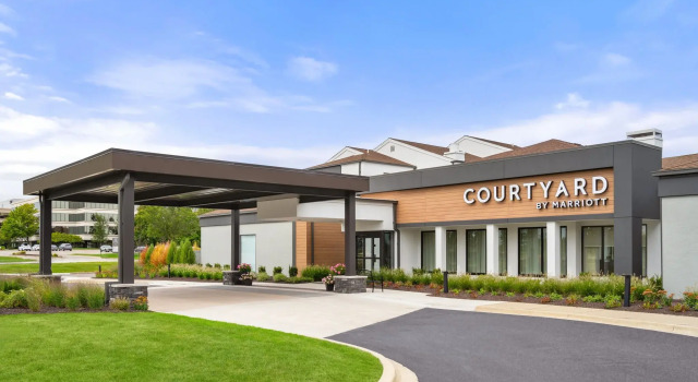 Courtyard Detroit Livonia, Varaa Hotelli  