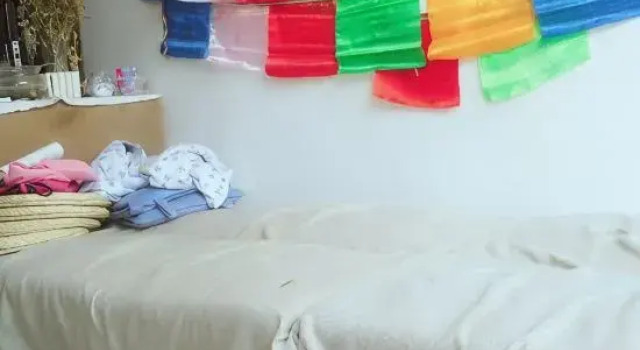 Кровать в общем номере (женский номер) Small Youth Hostel Homestay  (Kunming Old Street Zhengyifang Branch)