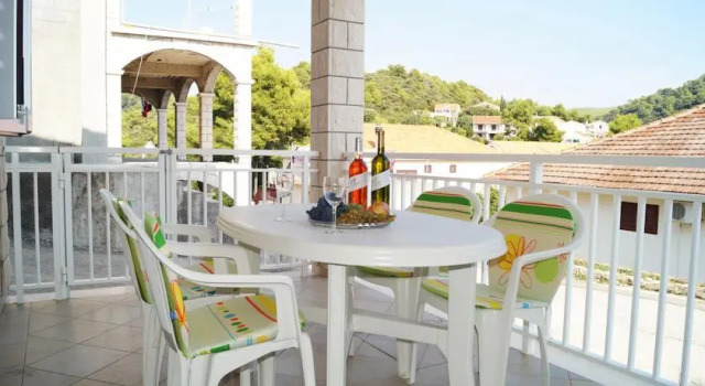 Apartments Brna Mirjana & Ilona, Prenota Appartamento Brna 