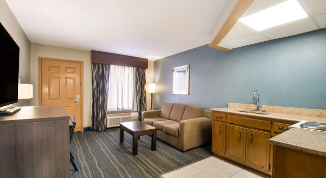 Двухместный люкс с 2 комнатами Best Western Inn Winchester
