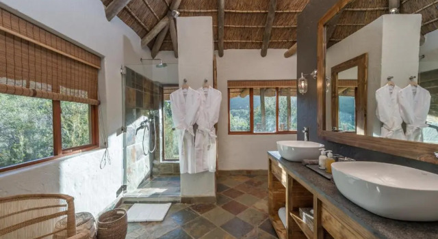 Lalibela Game Reserve - Inzolo Lodge, Buchen Sie Hotel Sidbury Ostkap
