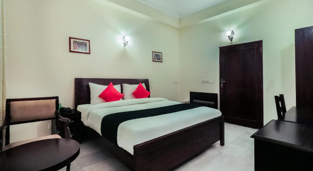 Collection O 353 Hotel Four Boutique, Забронировать Бутик-отель Отели штата Раджастхана с парковкой, Парковка
