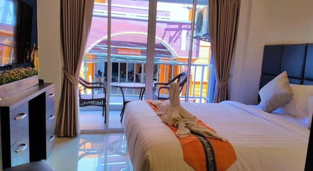 Club Apartments