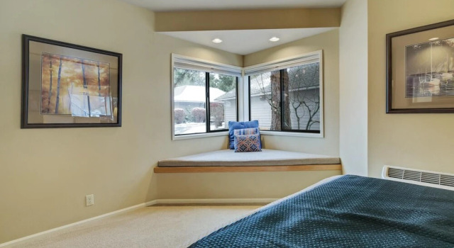 River Ridge 331b, Rezerwuj Hotel Bend Bachelor