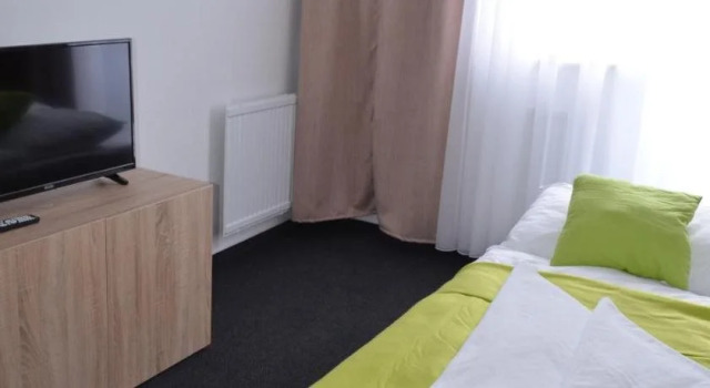 Hotel CESKA FARMA, Забронировать Отель Дольни-Двур Краловеградецкий край, рядом с Luisino Údolí B