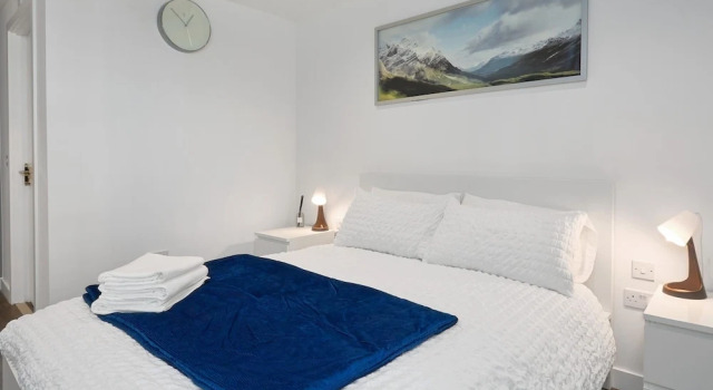 Immaculate 2-bed Apartment in London, Забронировать Апартаменты/квартира Лондон Большой Лондон, рядом с Гринвичский центр культурно-исторического наследия
