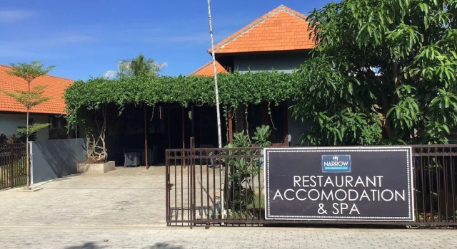 Casa Narrow Villa - Rote, Boek Villa Oenggaut Indonesië