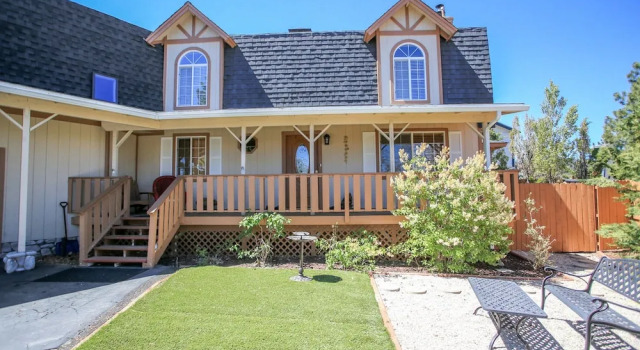 The Villa Pines