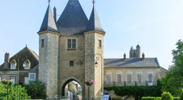 House With 2 Bedrooms in Villeuneuve sur Yonne, With Wonderful Mountai, Забронировать Отель Вильнев-Сюр-Йонна Бургундия-Франш-Конте