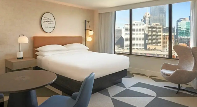 Номер Deluxe Sheraton Pittsburgh Hotel at Station Square