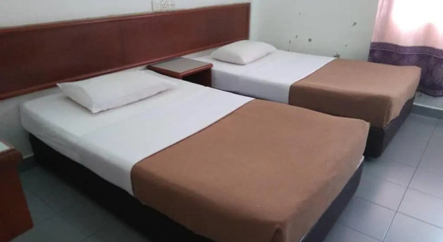 OYO 90739 Dung Fang Hotel, Rezerwuj Hotel Hotele w Sarawak z parkingiem, Parking