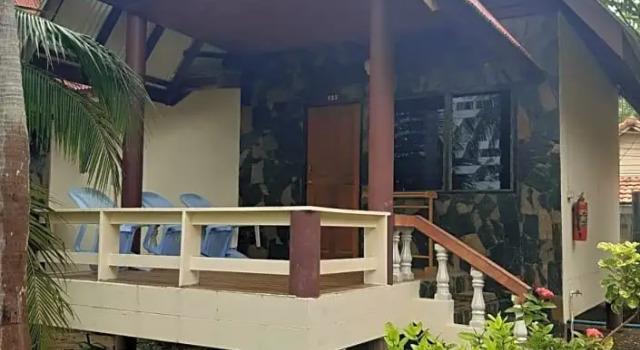 Бунгало Deluxe с балконом и с красивым видом из окна Lanta Summer House 1