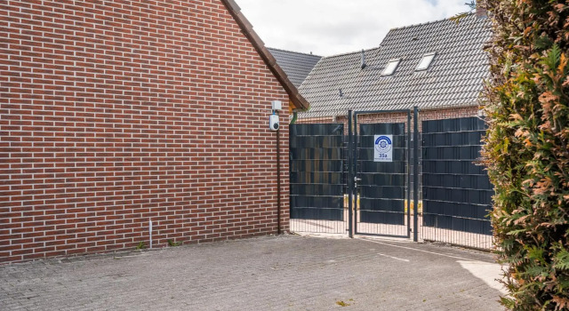 Ferienhaus Steuerbord mit Kamin, Terrasse und Boot