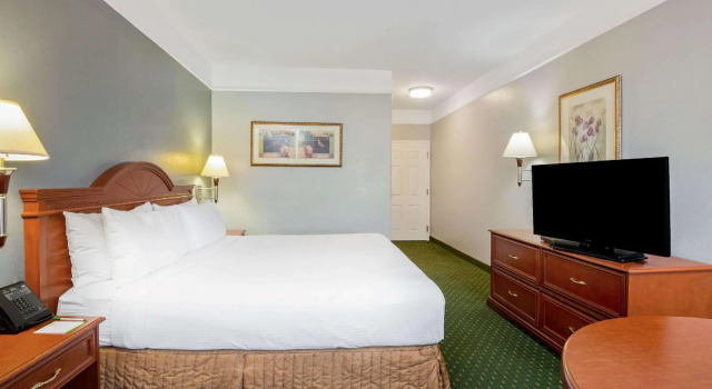 Двухместный номер Standard с красивым видом из окна La Quinta by Wyndham Stephenville