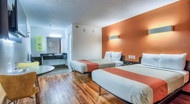 Четырёхместный номер Standard Motel 6-Columbus, OH - West