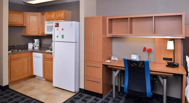 Люкс TownePlace Suites Detroit Warren