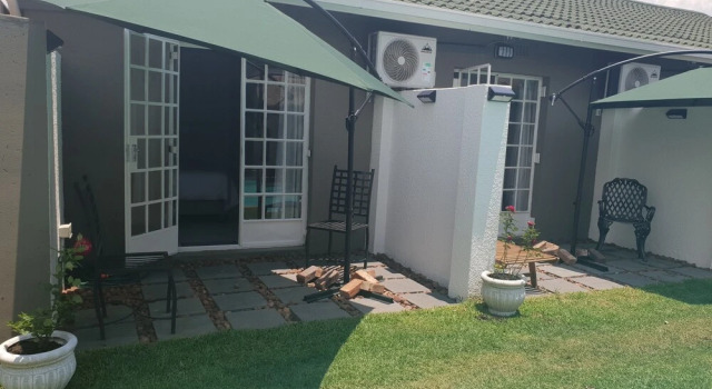 The Armagh Guesthouse, Book Hotel Hoteller i Boksburg med pool, Swimmingpool