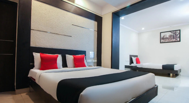 Люкс Standard Collection O 48362 Hotel Sri Ram International