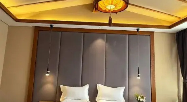 Люкс Superior Lanmeishan Business Hotel (Pu'er Simao Airport)